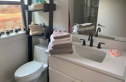 Blackshear-Prospect Hill House | Charming 2-bedroom house with AC, WiFi in fabulous East Austin
