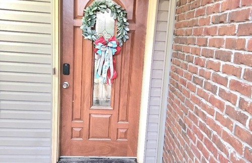 Royal Oaks House | Charming 2-bedroom house in Oxford, MS