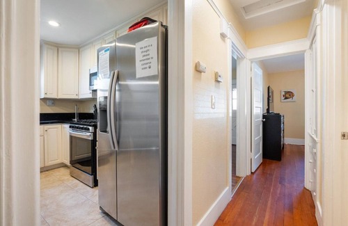 Village of La Jolla Cottage | Charming 2-bedroom La Jolla Village cottage with AC