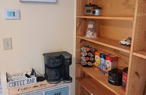 Gladwin House | Charming 2-bedroom lakefront house