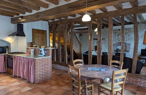 Lorcy Cottage | Charming 2-Bedroom Rural House with Private Terrace Near Fontainebleau
