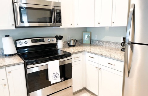 Parkland House | Charming 2 Bedroom Stay Near PLU