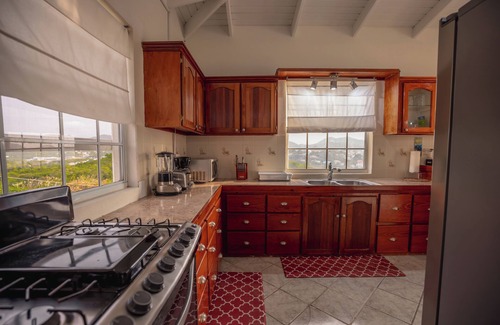 Gros Islet Cottage | Charming 2-bedroom Tropical Cottage with Sunset Views and AC