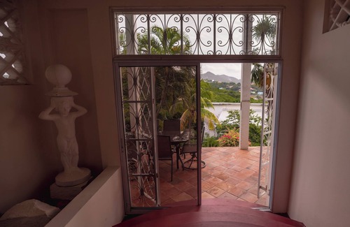 Gros Islet Cottage | Charming 2-bedroom Tropical Cottage with Sunset Views and AC