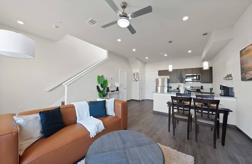 Central Arlington House | Charming 2-bedroom townhome Near AT&T Stadium in Arlington