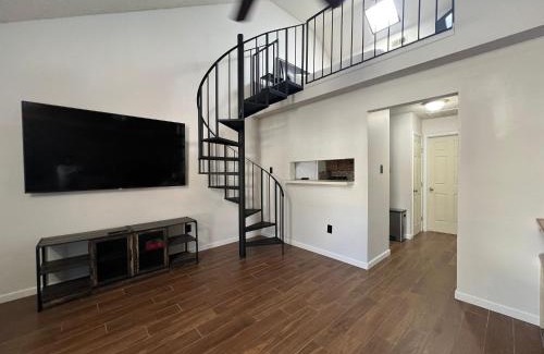 South Baton Rouge Apartment | Charming 2-bedroom townhome in brilliant Baton Rouge minutes from LSU