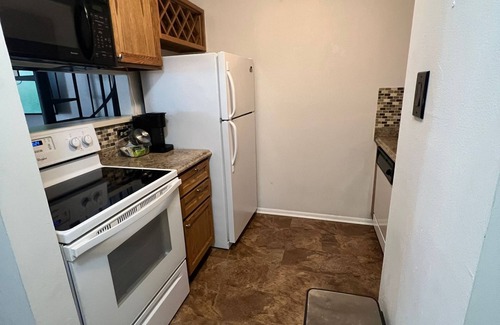 South Baton Rouge House | Charming 2-bedroom townhome in brilliant Baton Rouge minutes from LSU