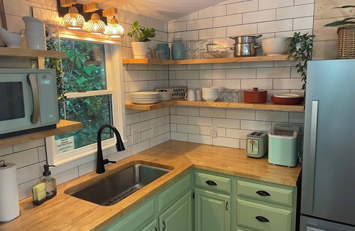 Boone Ski Chalet | Charming 2-bedroom Boho Chalet with AC and WiFi in Blowing Rock