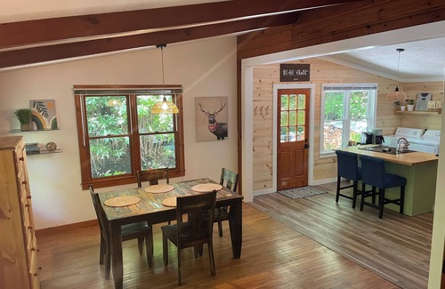 Boone Ski Chalet | Charming 2-bedroom Boho Chalet with AC and WiFi in Blowing Rock