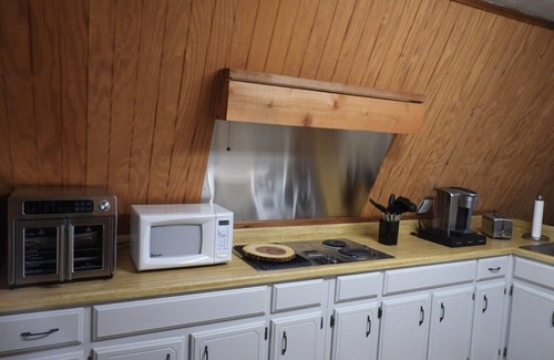 Canyon Lake Cabin | Charming 2-bedroom loft A Frame with lake view in peaceful Canyon Lake