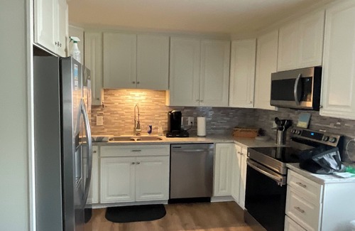 Emerald Isle Apartment | Charming 2-bedroom Oceanside apartment in the heart of Emerald Isle