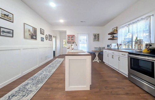 Harrodsburg House | Charming 2-bedroom house located in lovely downtown Harrodsburg