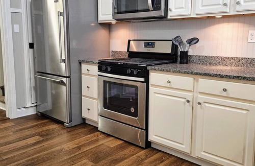 Hummelstown House | Charming 2-bedroom house with A/C and off street parking in Hummelstown