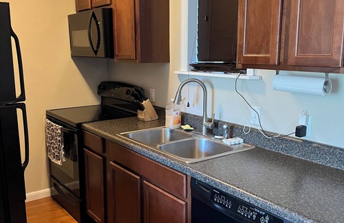 South Riverside House | Charming 2-bedroom house close to stadium and hospitals