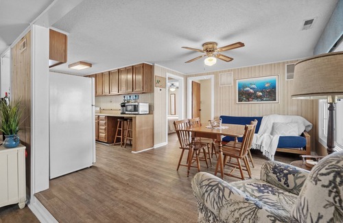 Surfside Beach Cottage | Charming 2-bedroom cottage, walking distance to the beach