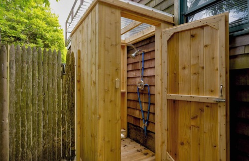 Ocean Bay Park House | Charming 2-Bedroom Beach Cottage in Ocean Bay Park