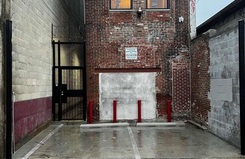 Center City Apartment | Charming 2-bedroom apartment Near Center City with Parking.