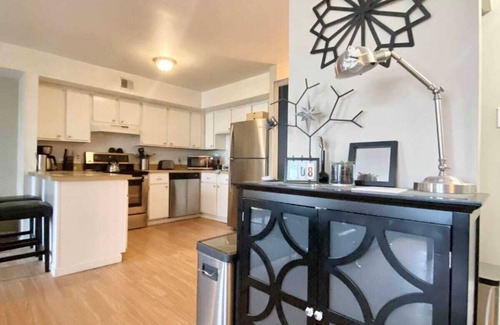 Ridley Park House | Charming 2-bedroom townhome with AC, Ridley Park near Boeing, Train, Philly