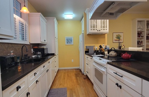 Murrells Inlet Cottage | Charming 2 BR cottage, set in Live Oak Grove in Gated WPC, Murrells Inlet, Pets