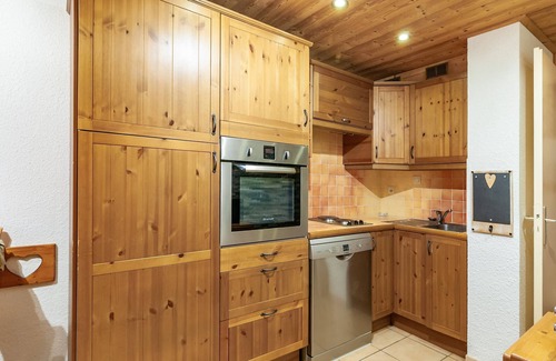 Meribel-Mottaret Apartment | Charming 2-room flat with terrace and new kitchen in the heart of Méribel, direct access to slopes