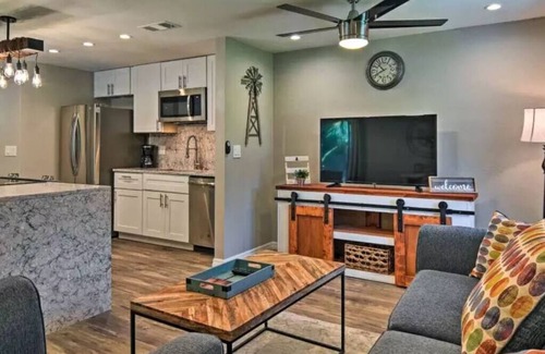 South Bradenton Condo | *Charming 2bed 2 bath 6 mins from IMG*