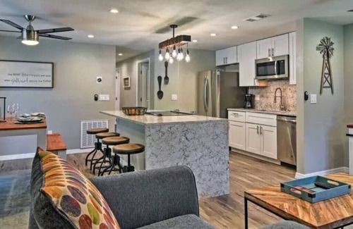 South Bradenton Condo | *Charming 2bed 2 bath 6 mins from IMG*