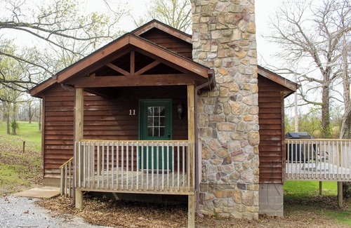 Makanda Cabin | Charming 2BR/1B cabin - Winetrail, SIU, Shawnee Forest, Giant City, Cedar Lake