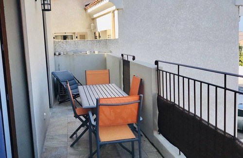 Algajola Apartment | Charming 2BR Apartment with Terraces, AC, Parking, Near Beach – Sleeps 5