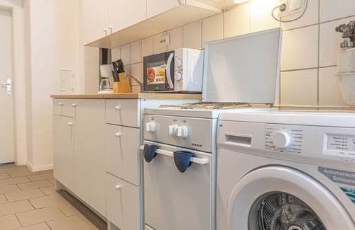 Rudolfsheim-Funfhaus Apartment | Charming 2BR Apt Close to Westbahnhof