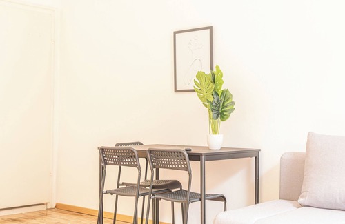 Rudolfsheim-Funfhaus Apartment | Charming 2BR Apt Close to Westbahnhof