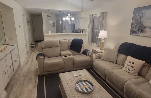 Carolina Forest Condo | Charming 2BR Condo w/Pools, Hot Tub & Waterway Views Near Myrtle Bch Attractions