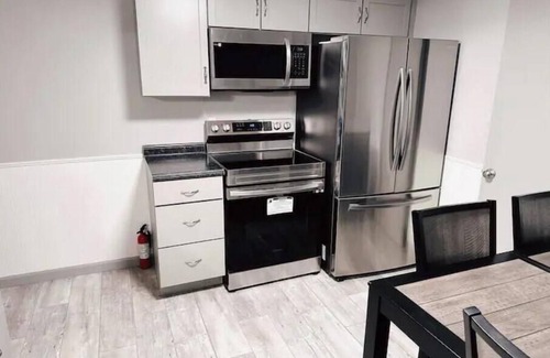 Overland House | Charming 2BR home with a garage