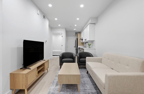 Petworth Apartment | Charming 2BR in Washington with AC—comfort, style, and city vibes await!