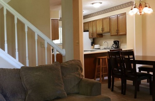 Cheat Lake House | Charming 2BR Townhouse in Morgantown