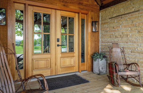 Sparta Cottage | Charming 3-bed 3-bath, country cottage, fully renovated, on the edge of town.