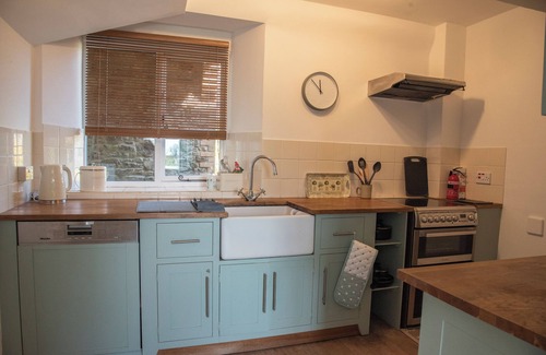 Noss Mayo House | Charming 3 Bed Barn Close to Coast, Noss Mayo, Newton Ferrers and the Beaches