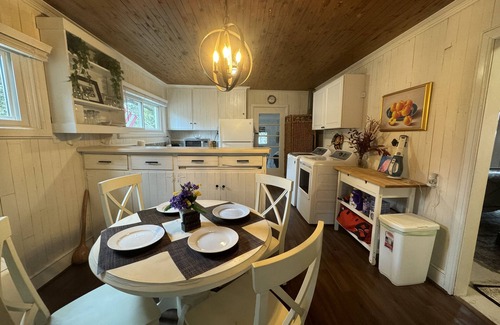 Shallotte Cottage | Charming 3 bed cottage on Saucepan Creek near Ocean Isle beaches!