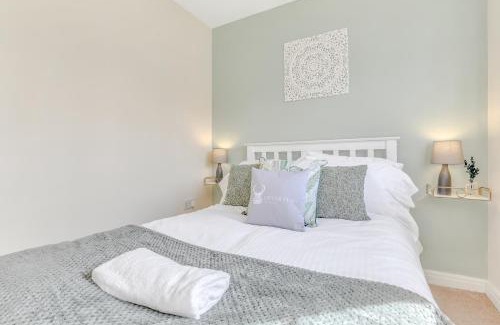 Ashby-de-la-Zouch House | Charming 3-Bed Home with Garden & Parking