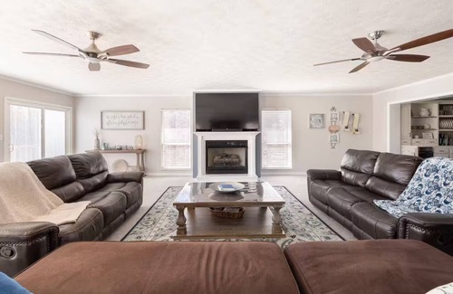 Kingston Springs House | Charming 3-bedroom house with pool and all the amenities in Kingston Springs