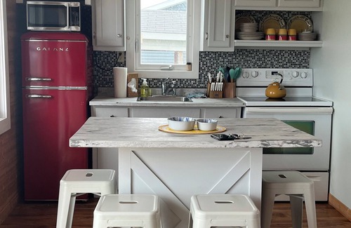 Fernwood Cottage | Charming 3-Bedroom Beachfront Cottage with stunning Confederation Bridge view