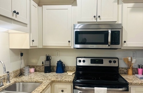 Oxford Condo | Charming 3-bedroom condo in Oxford!