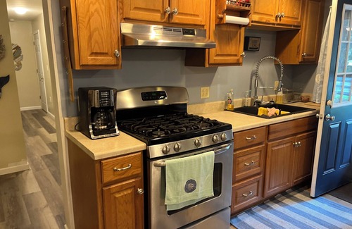 Edinboro Cottage | Charming 3-bedroom cottage at lovely Edinboro Lake