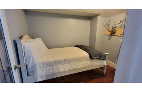 Jordan Cabin | Charming 3 bedroom cottage on Niagara Escarpment