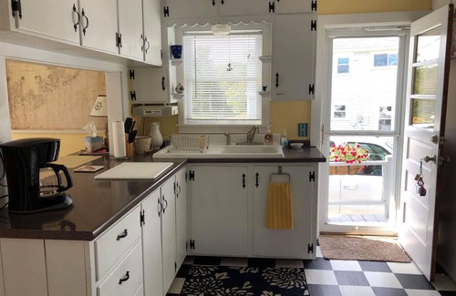 Steuben Cottage | Charming 3-bedroom cottage on Pigeon Hill Peninsula withWiFi.n