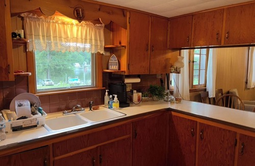 Windsor Cottage | Charming 3-bedroom cottage in Windsor.