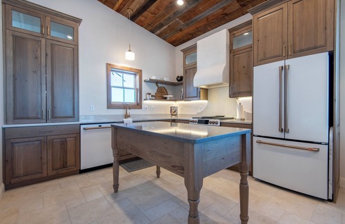 Leigh Creek Estates Other | Charming 3-bedroom farmhouse with WiFi, AC in delightful Tetonia