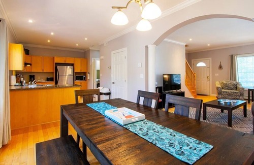 Salsbury Cove House | Charming 3-bedroom home with AC in Bar Harbor, only 5 minutes to Acadia.