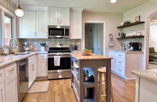 Fort Worth House | Charming 3-bedroom house in conveniently-located Fort Worth neighborhood