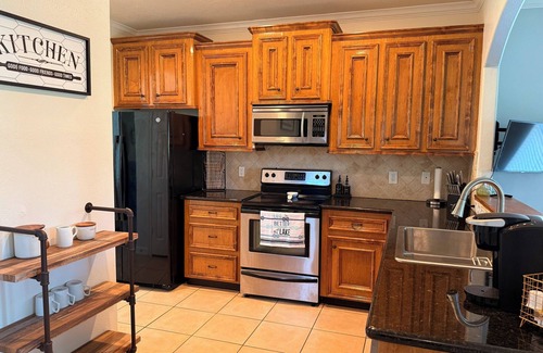 Walden on Lake Conroe House | Charming 3-bedroom house in Lake Conroe, community pool and gym.