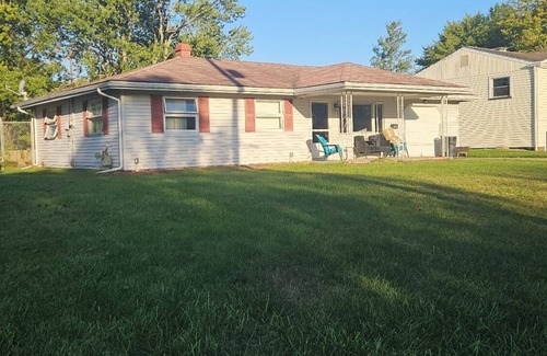 Austintown House | Charming 3-bedroom house in Austintown. Great location. Clean &freshly painted.